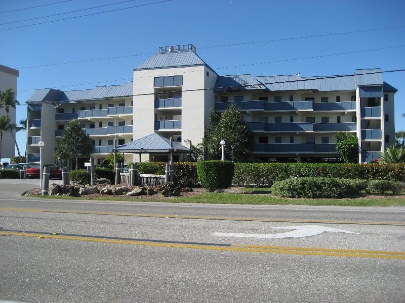 Mariners Boat House & Beach Club Fort Myers Beach Exterior photo